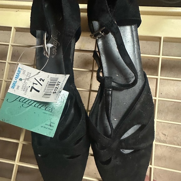 Elegant Black Strappy Heels - Picture 1 of 6